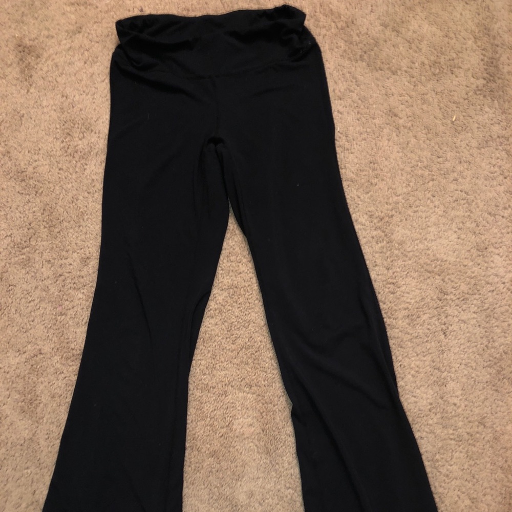 Gap- black flared yoga pants